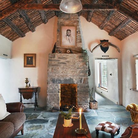 Secluded Thatched Cottage, Near Beaches & Hill Walking Rashenny Kültér fotó